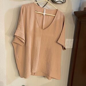 Gibson Women's V-Neck Blouse - Tan
